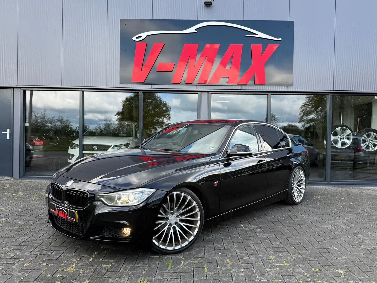 BMW 320 320i M-Tech Sport Edition Leder Xenon Navi Stoelve Noir - 1