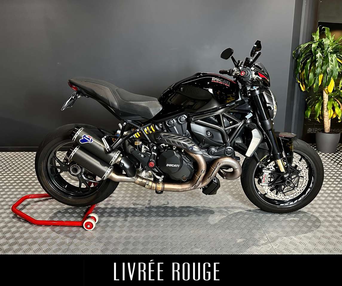 Ducati Monster 1200 R Thrilling Black