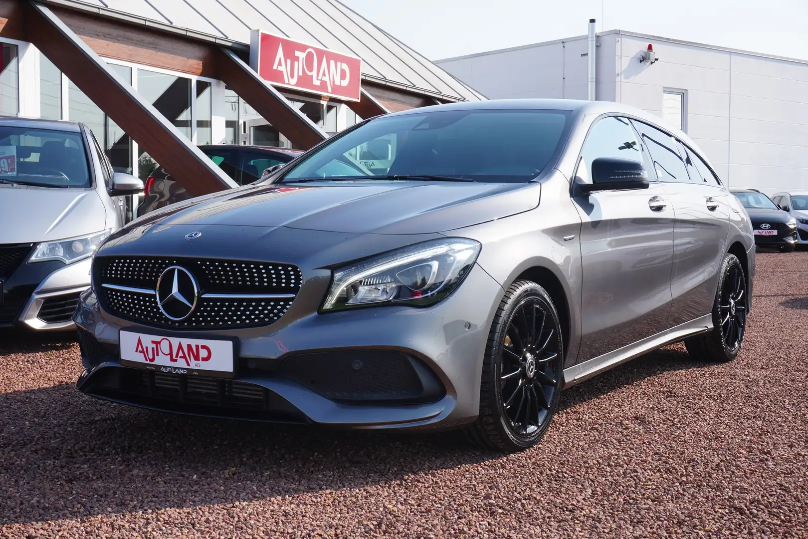 Mercedes-Benz CLA 200 UrbanStyle Edition Urban LED Navi Kamera Grau - 2