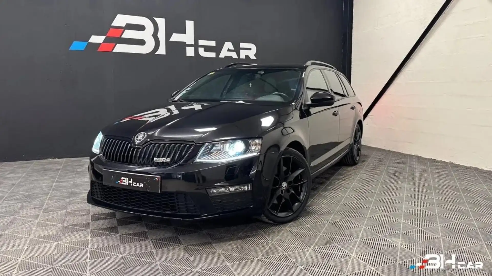 Skoda Octavia COMBI 2.0 TDI 180 RS 4X2 Noir - 1