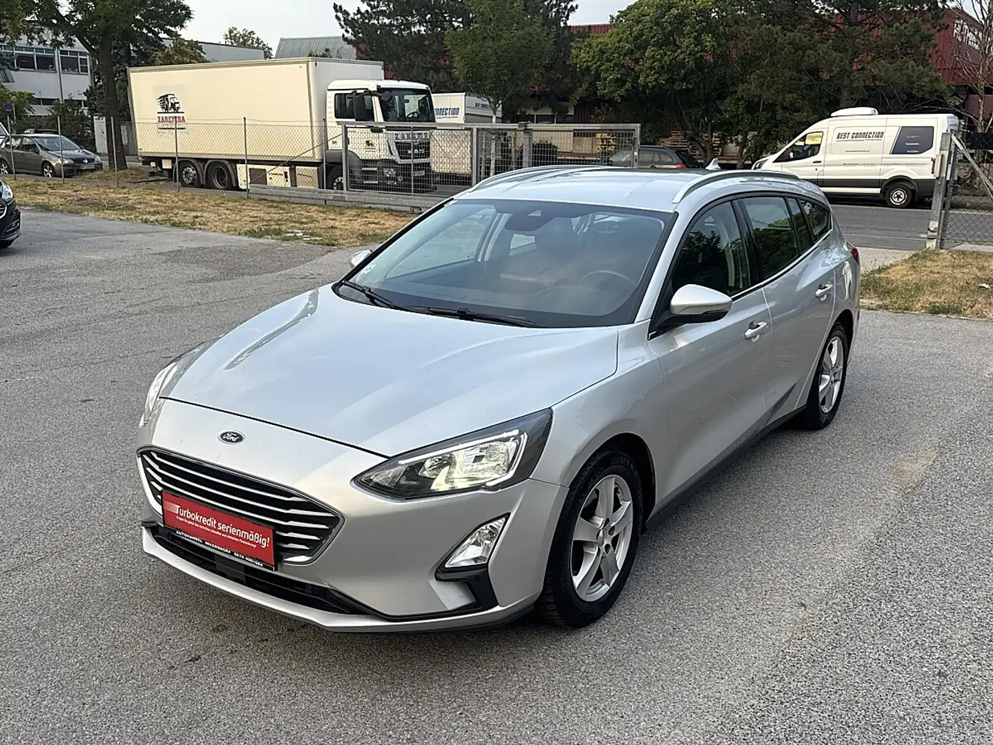 Ford Focus Traveller 1,5 EcoBlue Cool & Connect / 1BESITZ ... Silber - 2