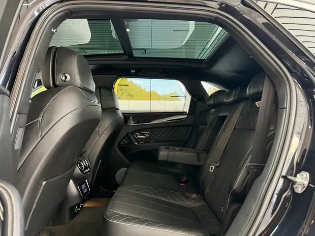 Bentley Bentayga view 19