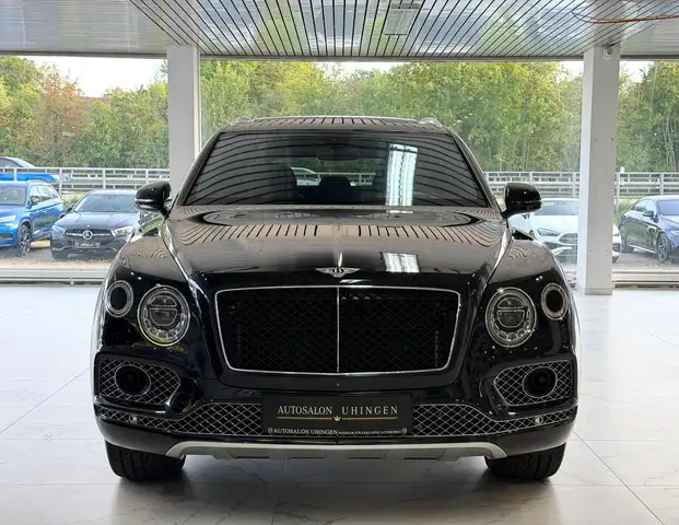Bentley Bentayga view 2