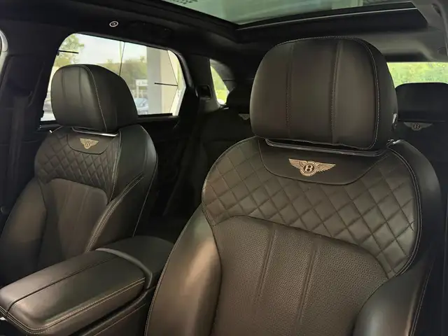 Bentley Bentayga view 21