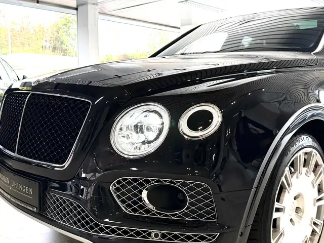 Bentley Bentayga view 11