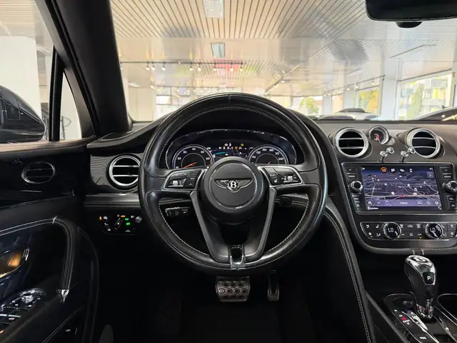 Bentley Bentayga view 15