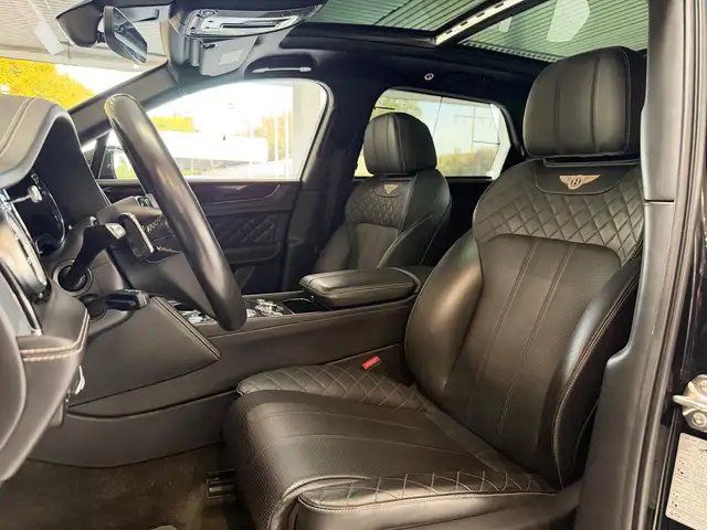 Bentley Bentayga view 20