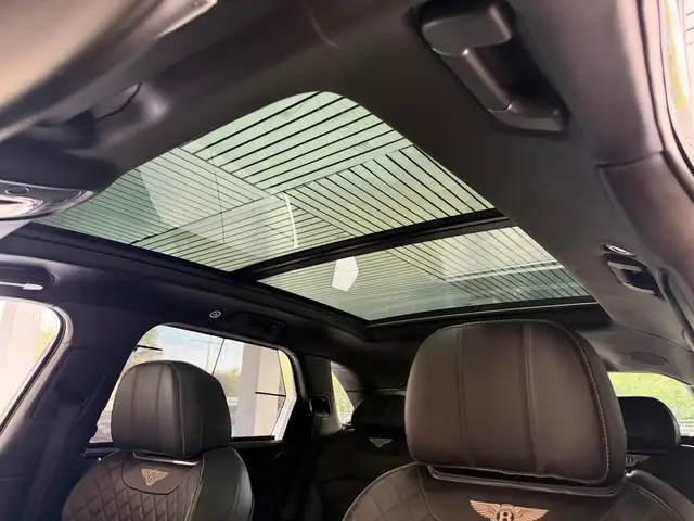 Bentley Bentayga view 23