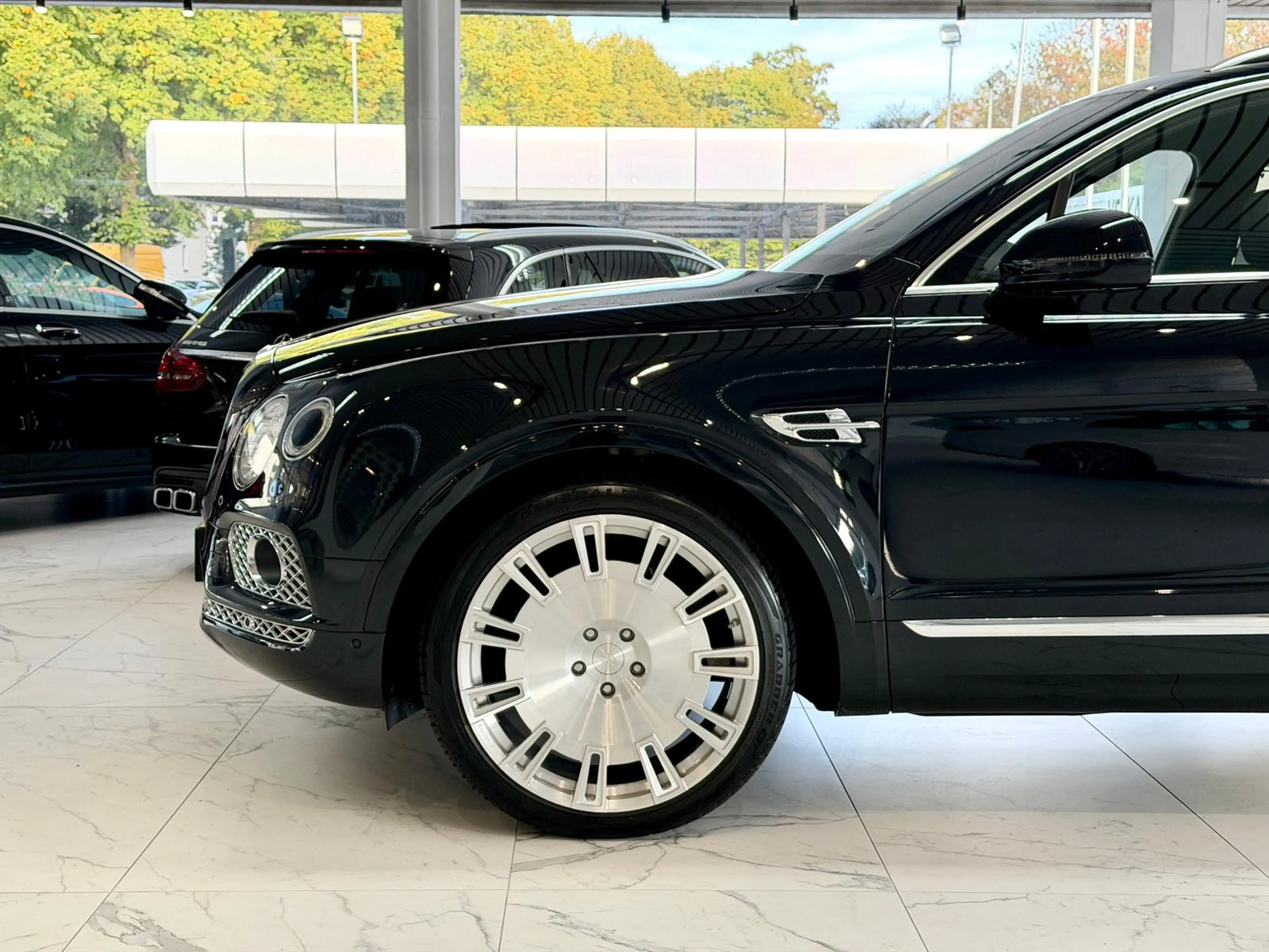Bentley Bentayga W12 MULLINER*PANO*CITY+TOURING-SPE*VOLL — photo 4
