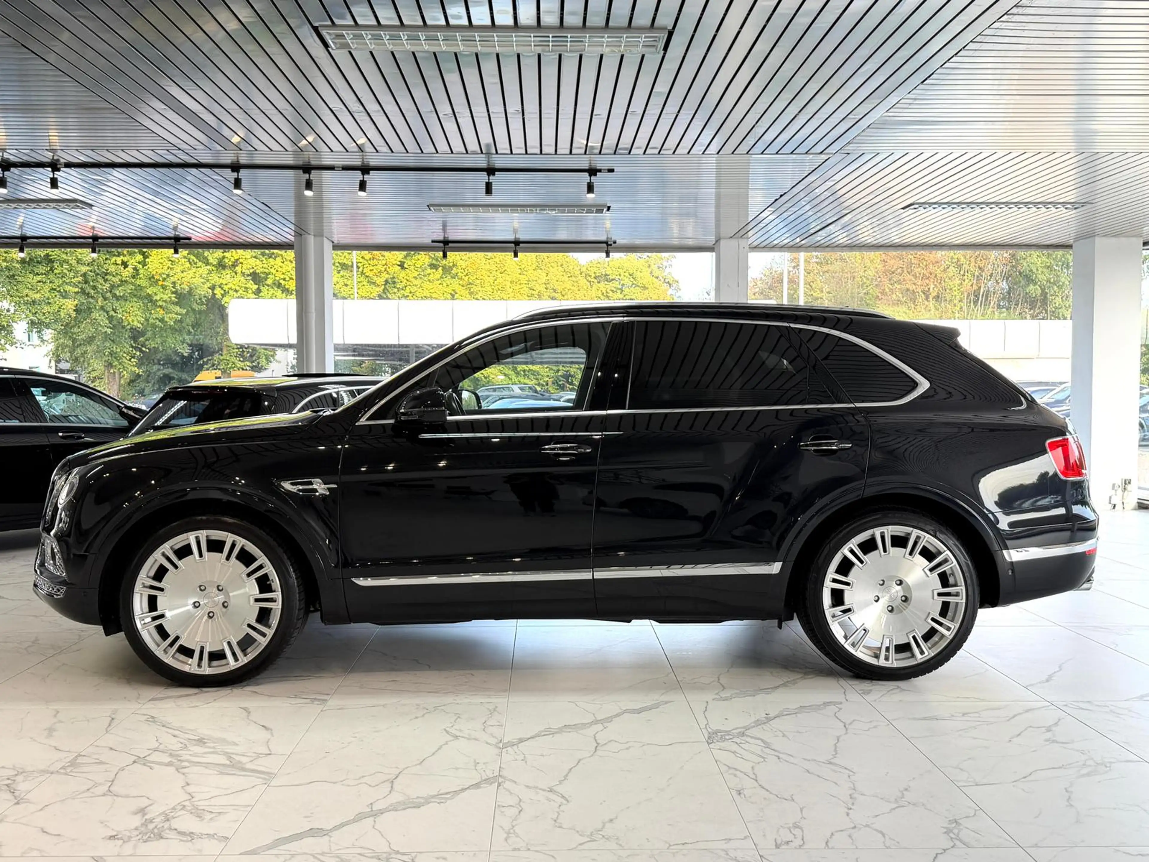 Bentley Bentayga W12 MULLINER*PANO*CITY+TOURING-SPE*VOLL — photo 3