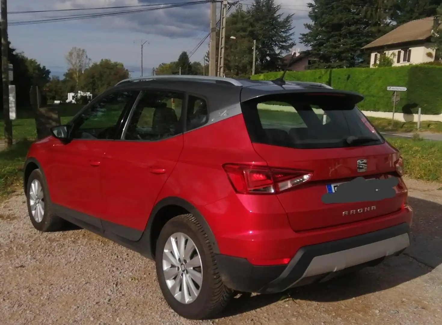 SEAT Arona 1.6 TDI 95 ch Start/Stop BVM5 Xcellence Rouge - 1