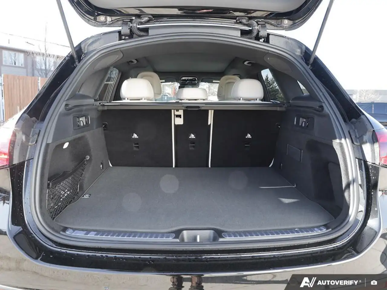 Mercedes-Benz GLC снимка Mercedes-Benz GLC