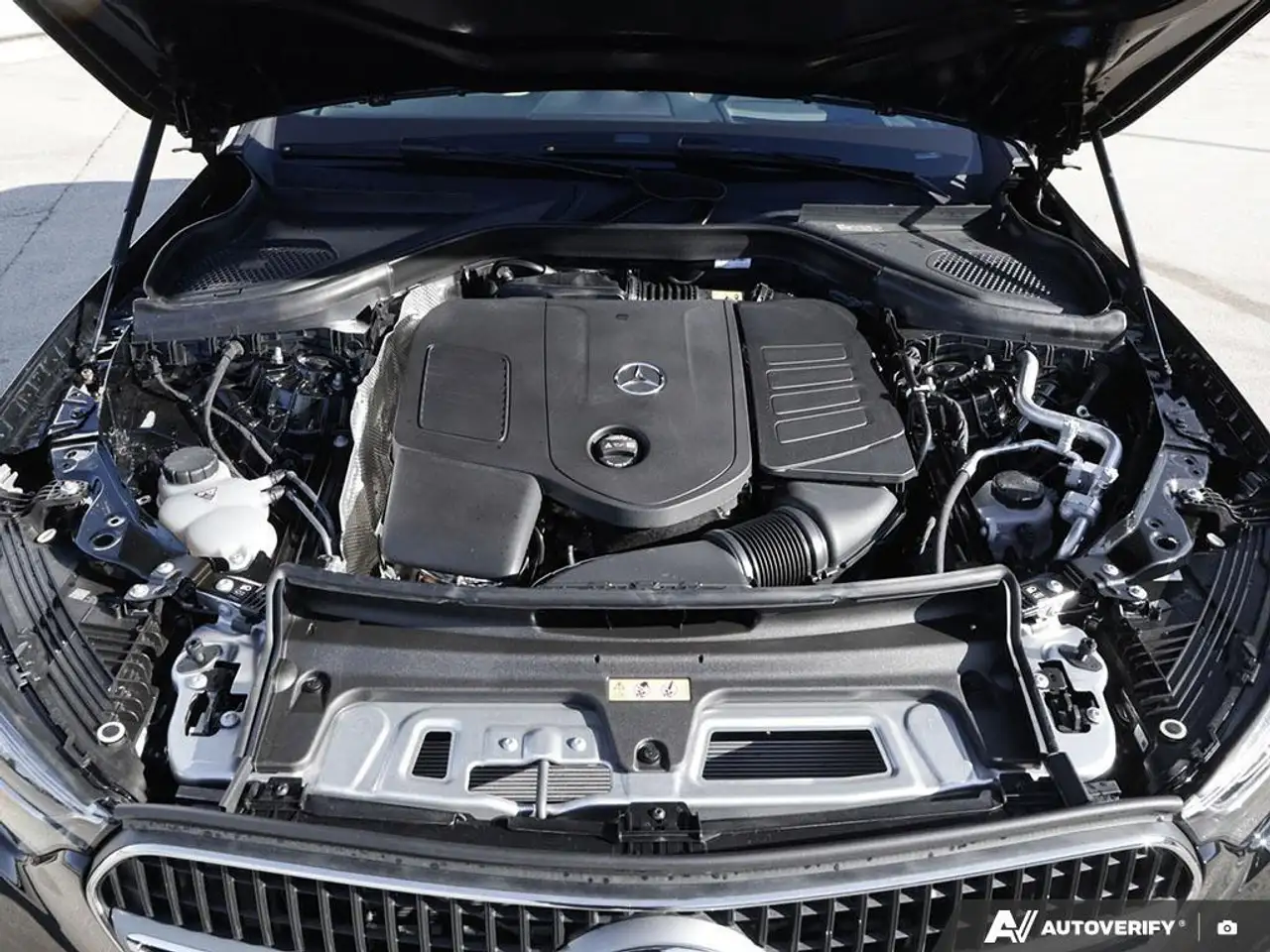Mercedes-Benz GLC снимка Mercedes-Benz GLC