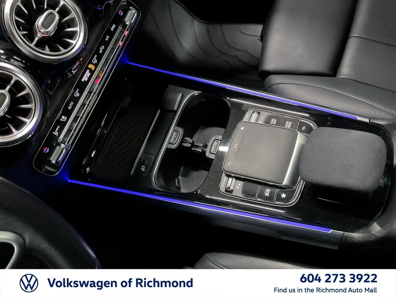 Mercedes-Benz GLB снимка Mercedes-Benz GLB