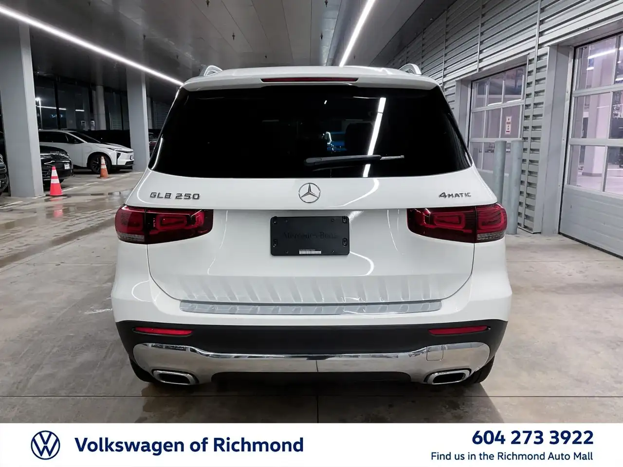 Mercedes-Benz GLB снимка Mercedes-Benz GLB