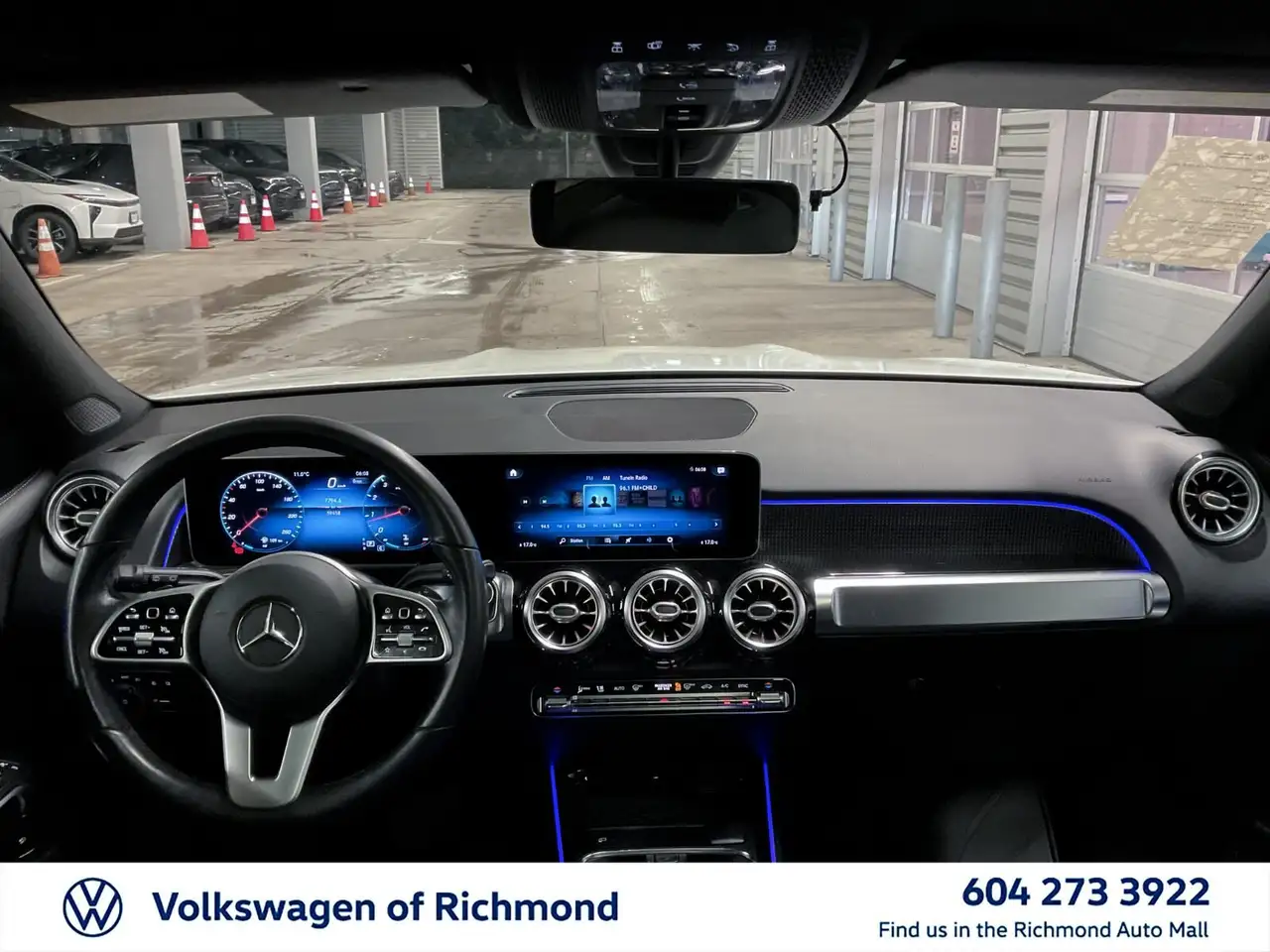 Mercedes-Benz GLB снимка Mercedes-Benz GLB