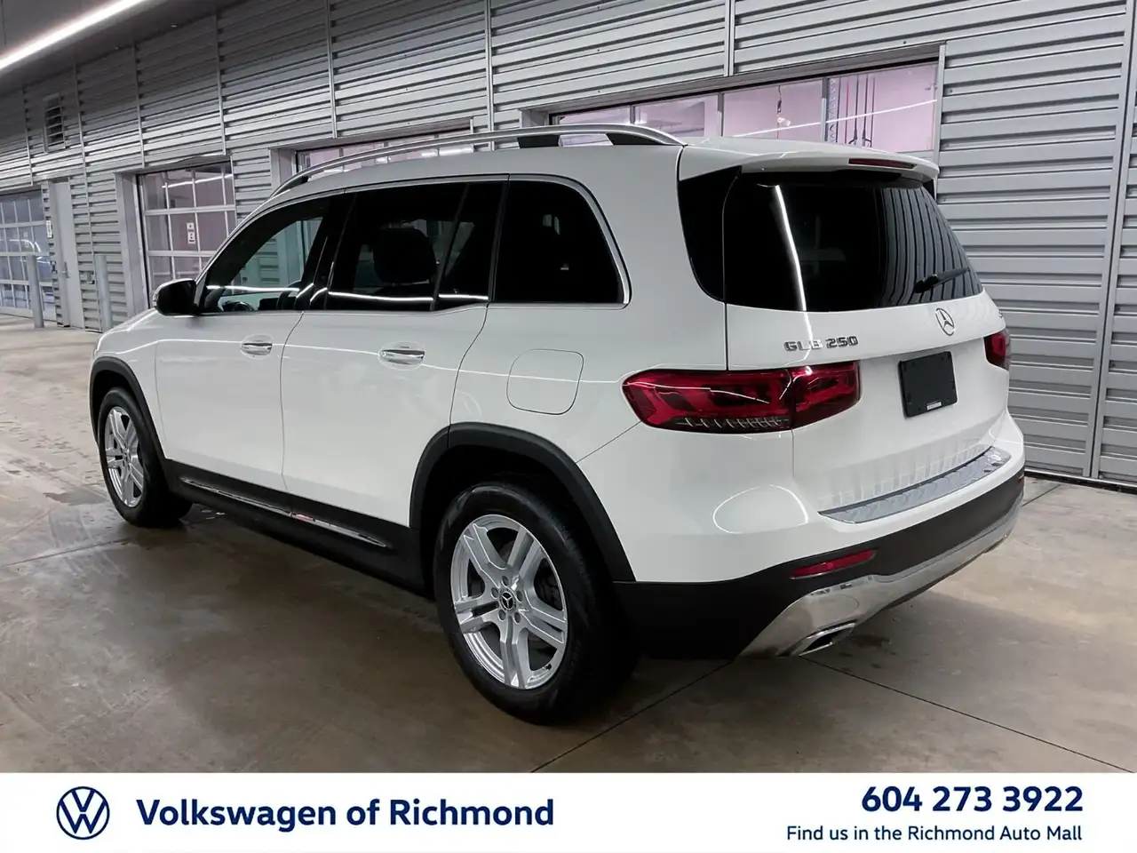 Mercedes-Benz GLB снимка Mercedes-Benz GLB