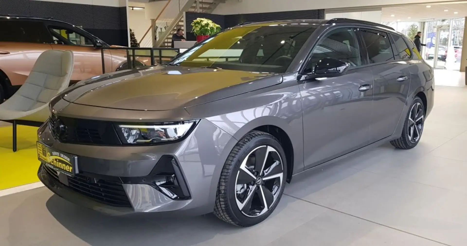 Opel Astra Sports Tourer 1.2 Turbo GS Grau - 1