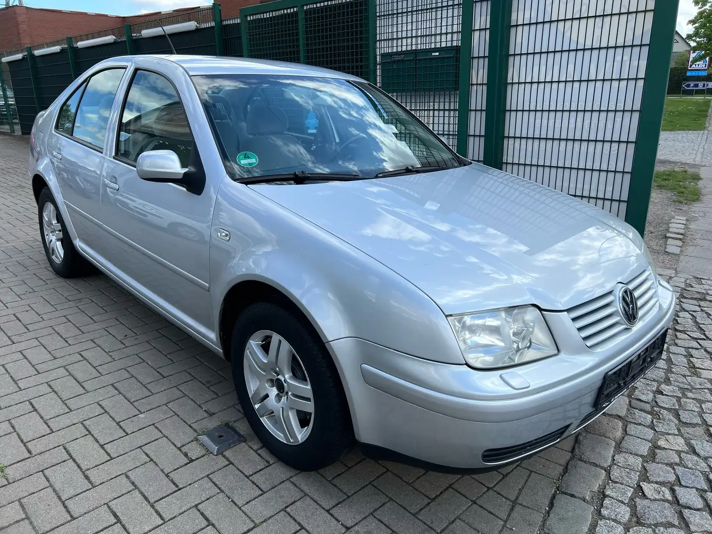 Volkswagen Bora Pacific 1.6 Autom-Klimaaut-2.Hand-Tüv-Inspe-neu Argintiu - 1