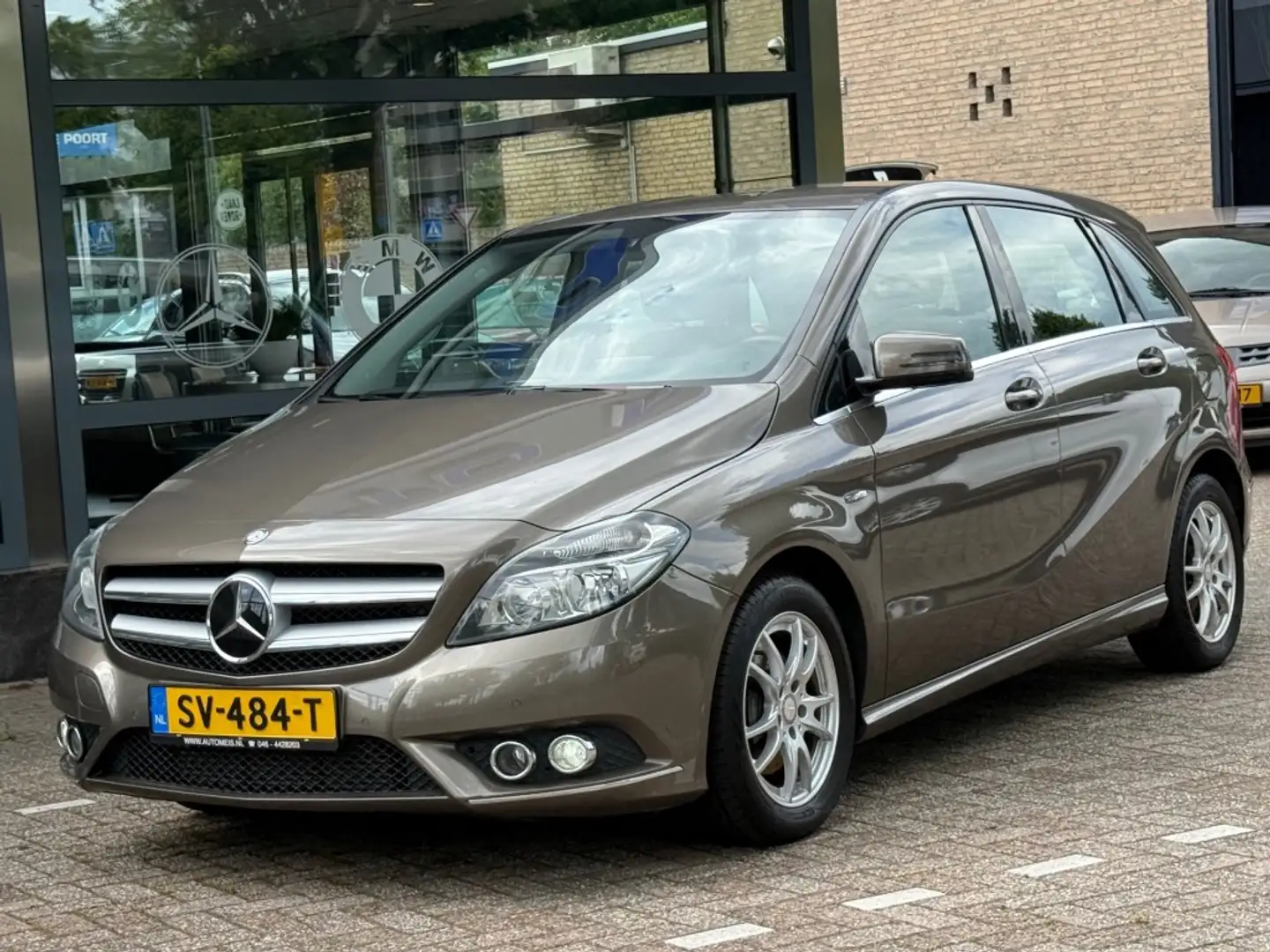 Mercedes-Benz B 180 180 Automaat Airco Stoelverw. Cruise Control PDC V Grau - 2