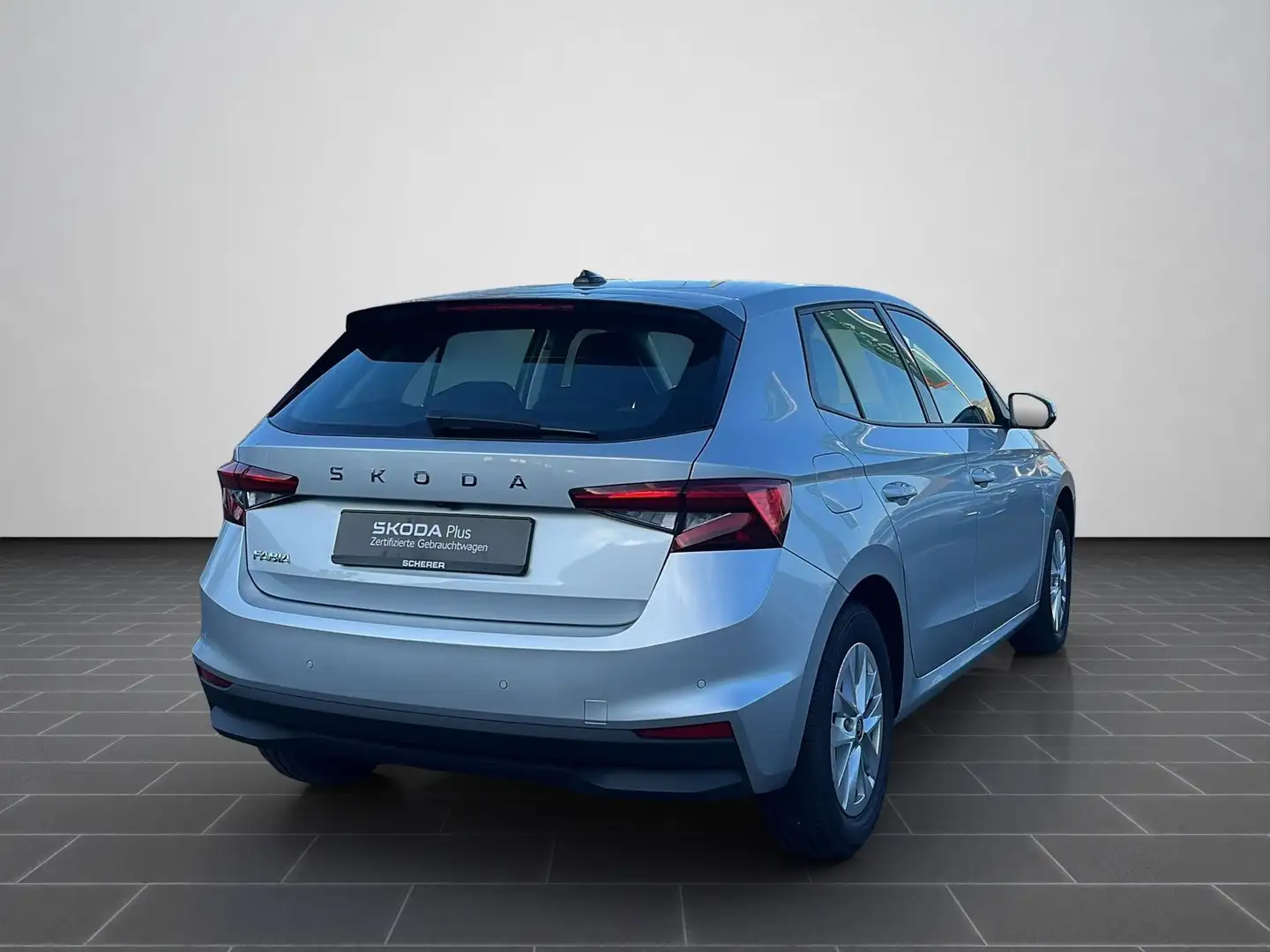 Skoda Fabia 1.0 TSI DSG Selection PDC, RFK, Kessy, ACC Silber - 2