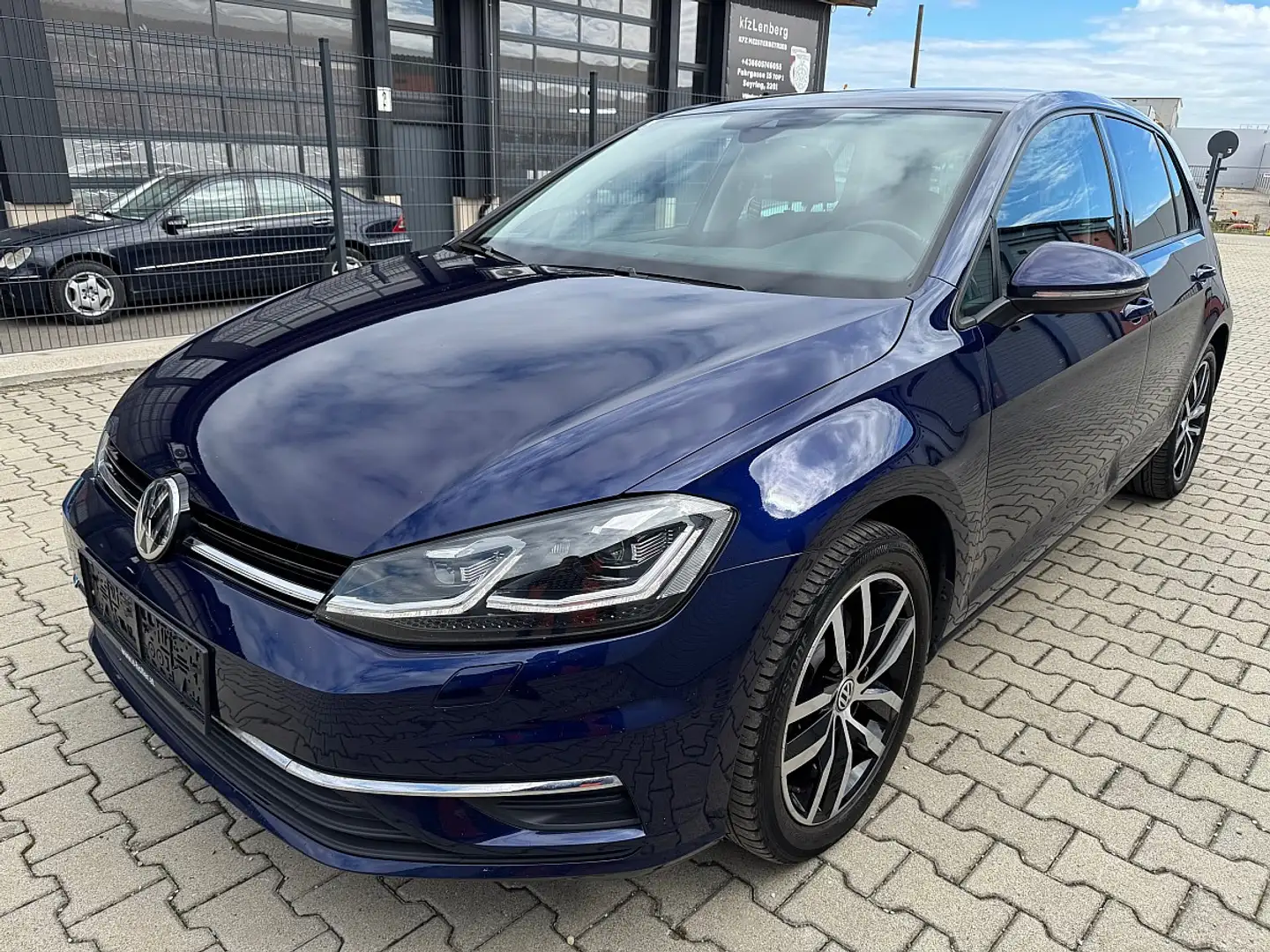 Volkswagen Golf Sound Edition 2,0 TDI Blau - 1