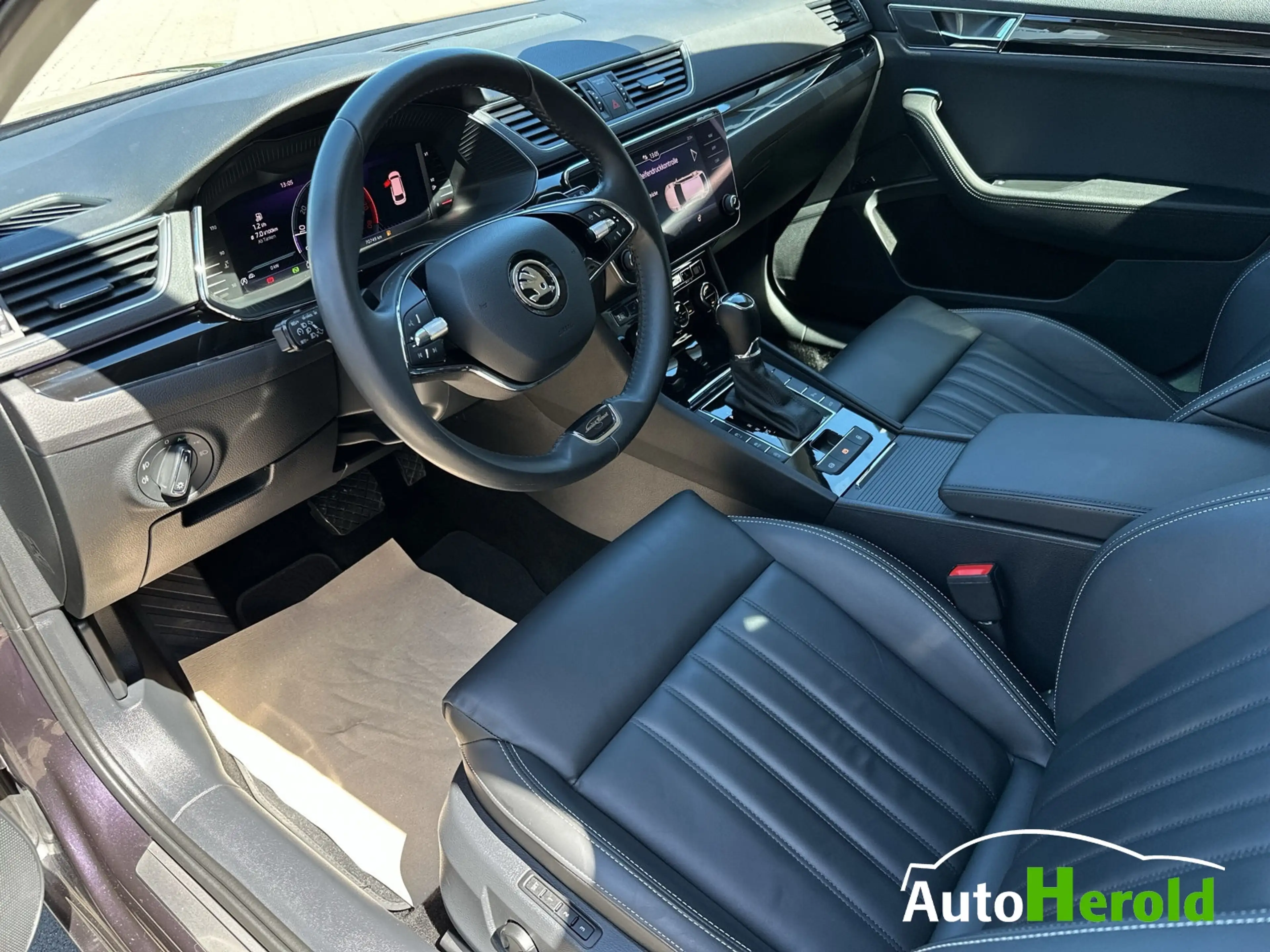 Skoda Superb Combi L&K AHK Individual Canton — photo 11