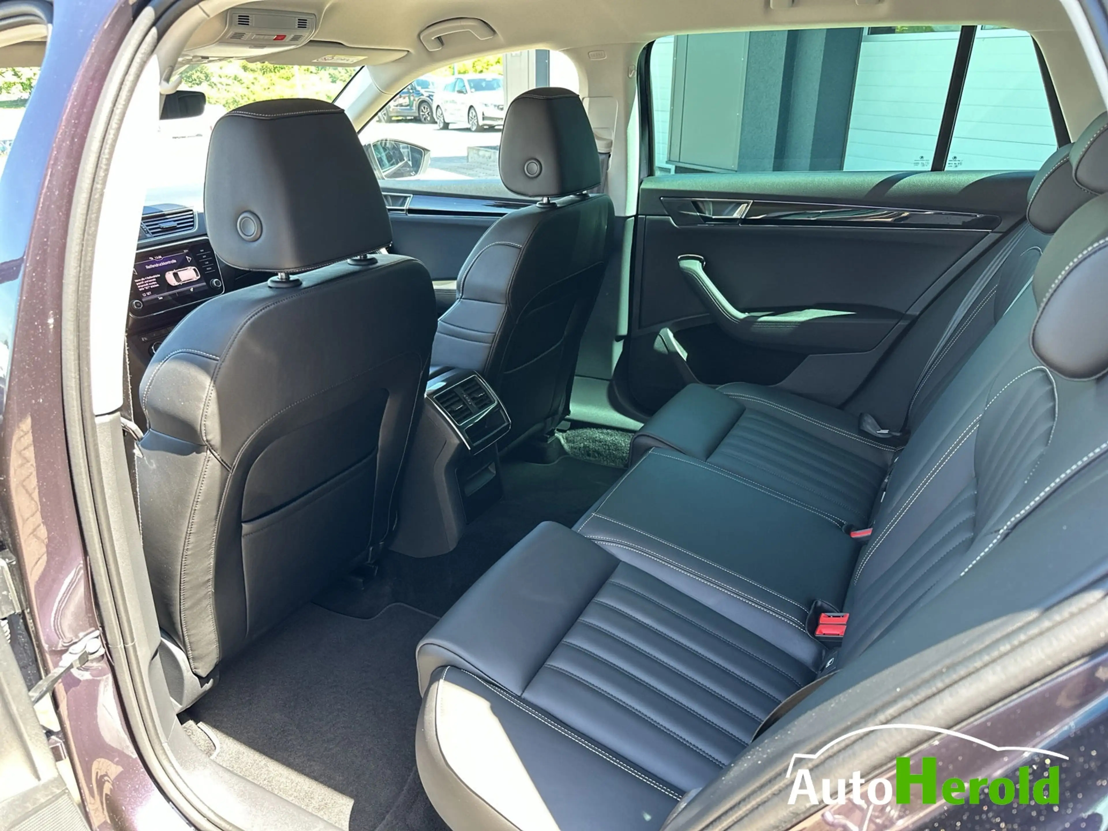 Skoda Superb Combi L&K AHK Individual Canton — photo 13