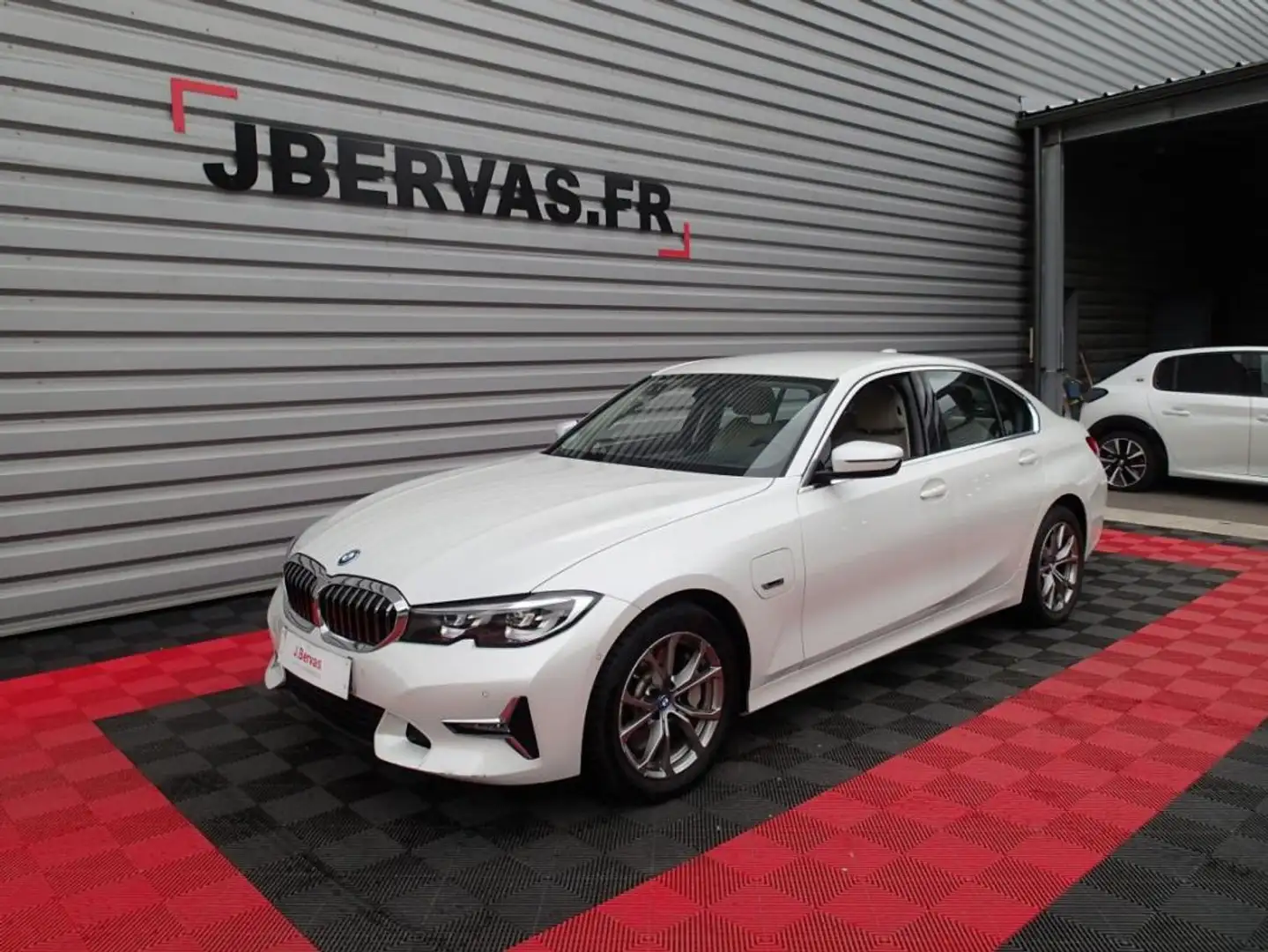 BMW 330e 292ch Luxury BVA8 Hybride Blanc - 1