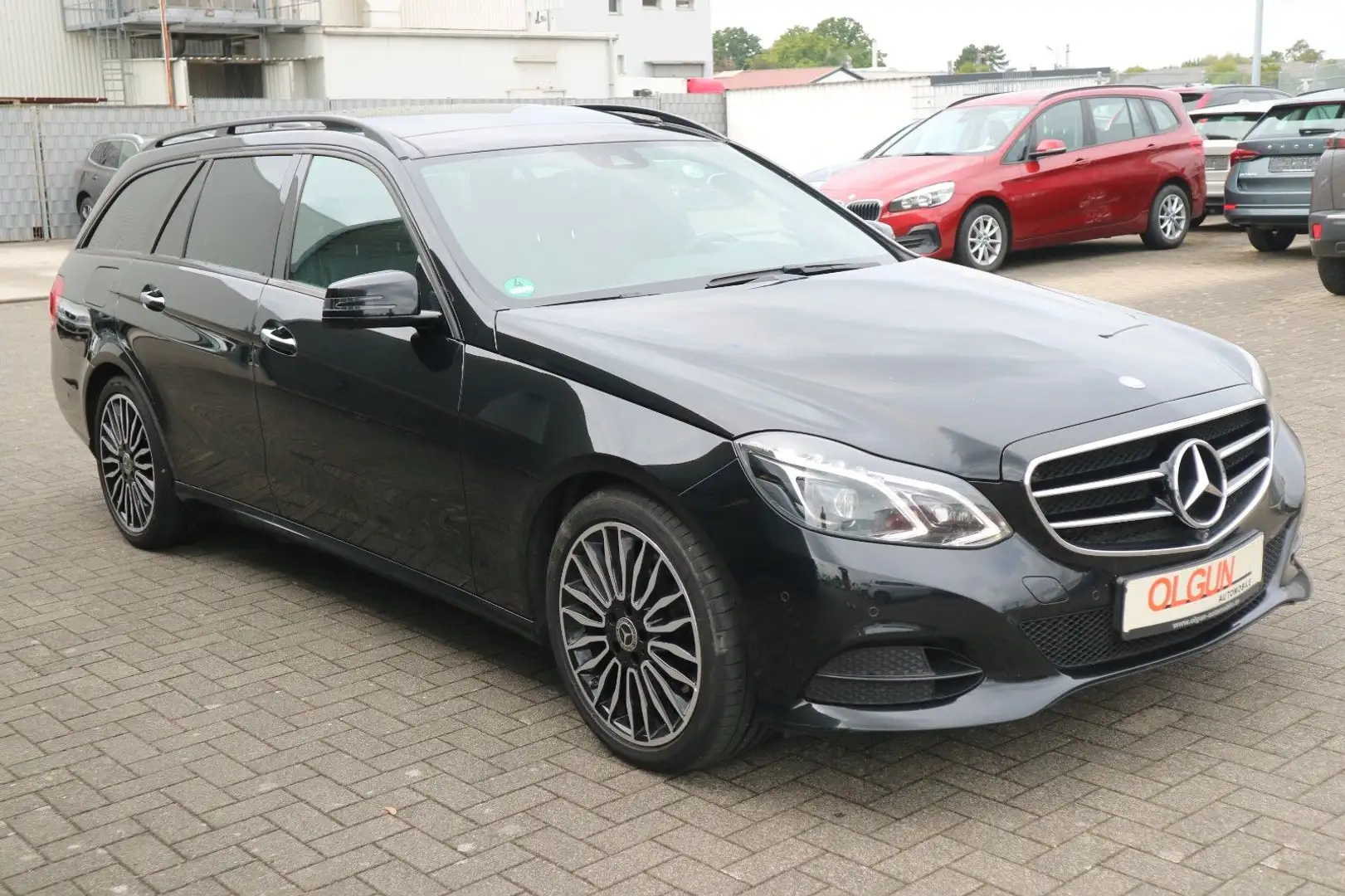 Mercedes-Benz E 220 T BlueTec  Avantgarde *PANO*LED*LEDER*AHK* Schwarz - 2