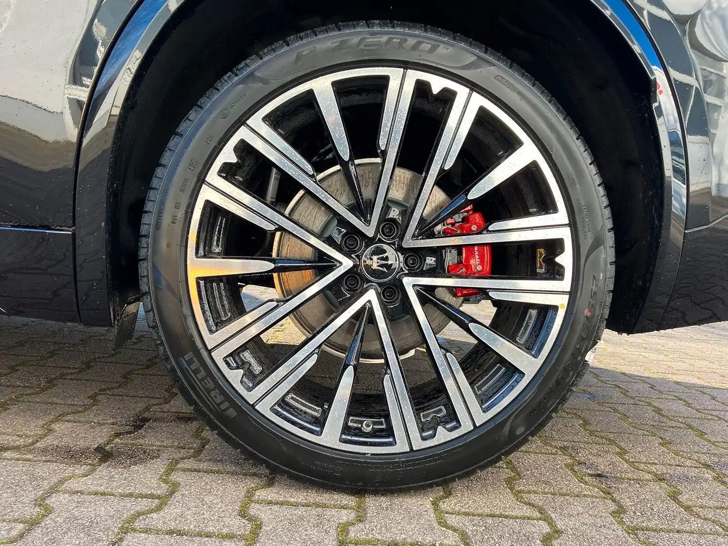 Maserati Grecale Modena Hybrid AWD MJ 25 ACC HUD LED SD Schwarz - 2