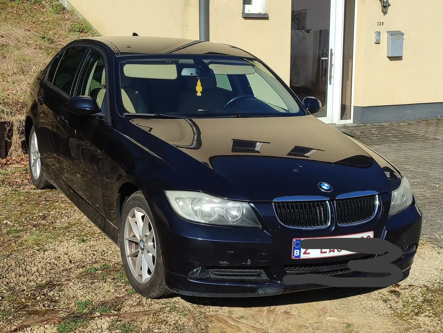 BMW 318 318 d Noir - 1