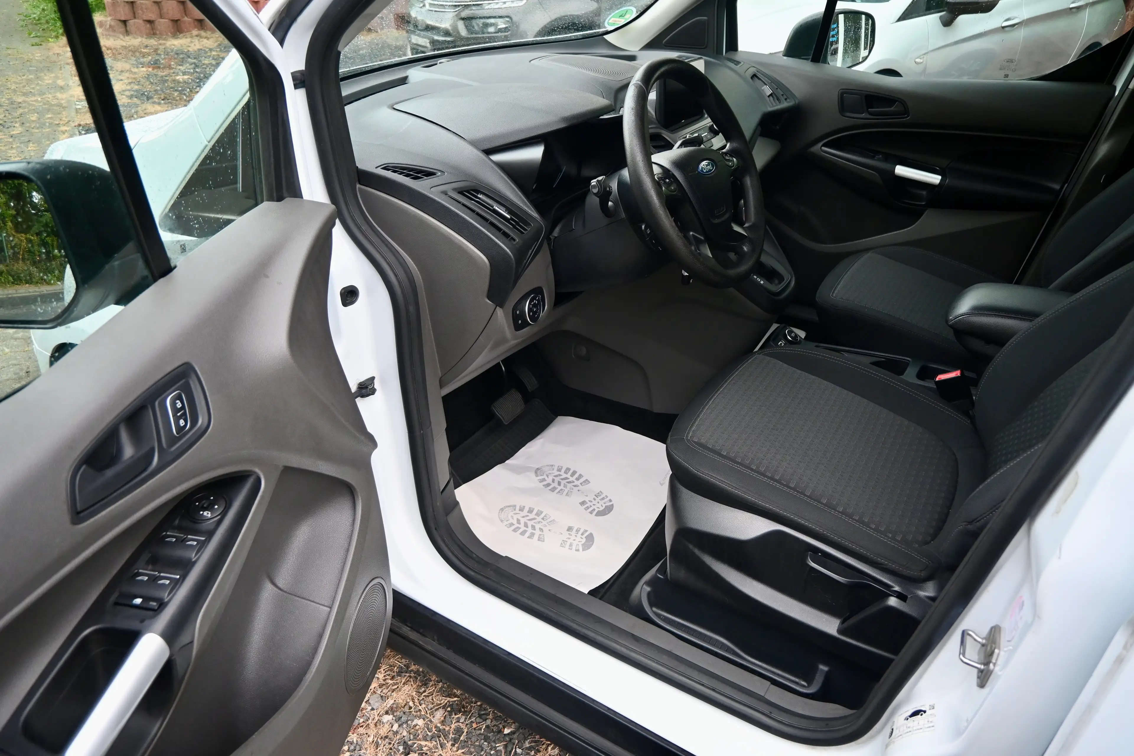 Ford Transit Connect Kombi lang Trend — photo 10