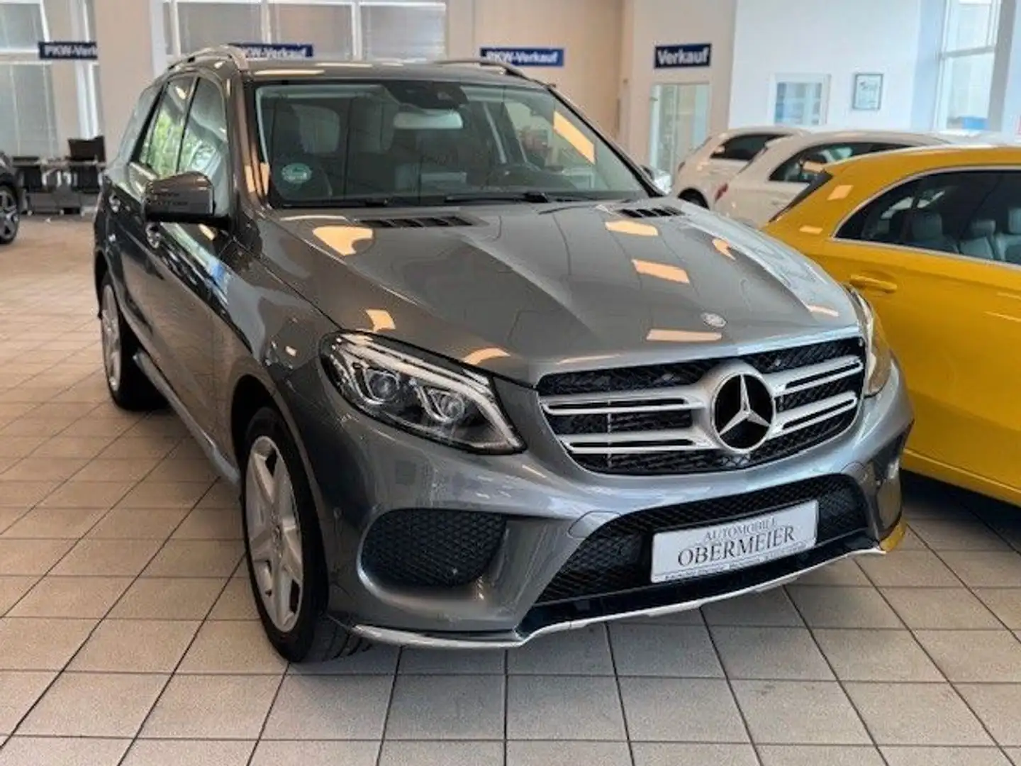 Mercedes-Benz GLE 350 d AMG 4M TWA SHD LED IHC+ Comand CarPlay Grijs - 2