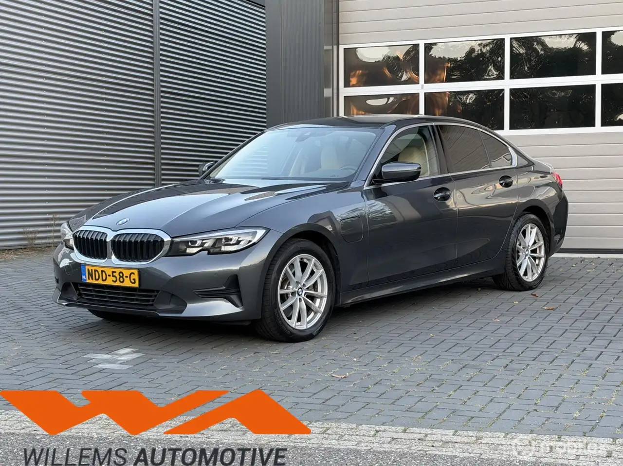 BMW 320