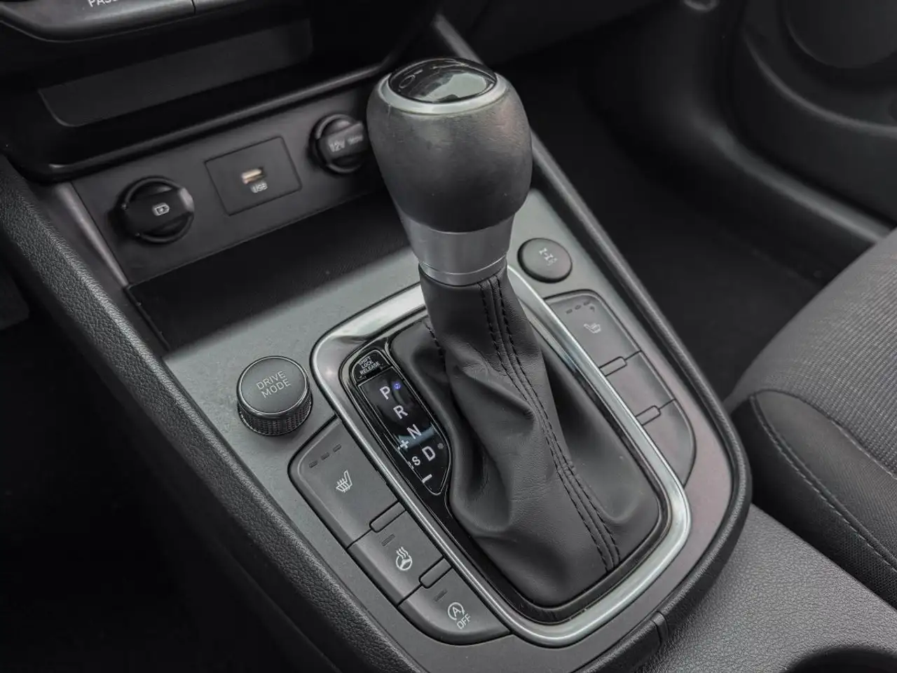 Hyundai KONA снимка Hyundai KONA