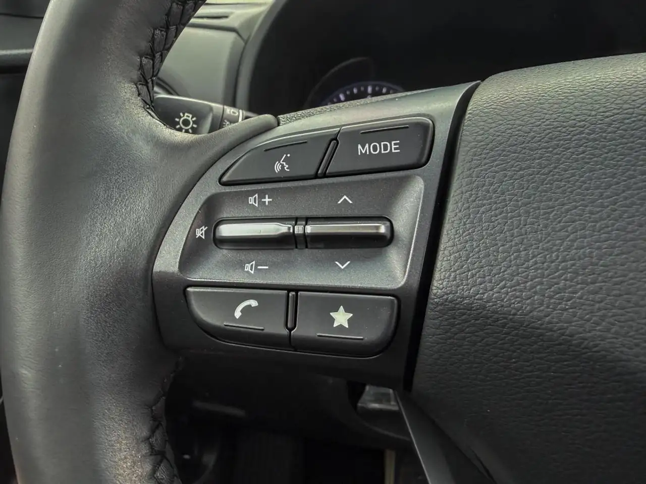 Hyundai KONA снимка Hyundai KONA