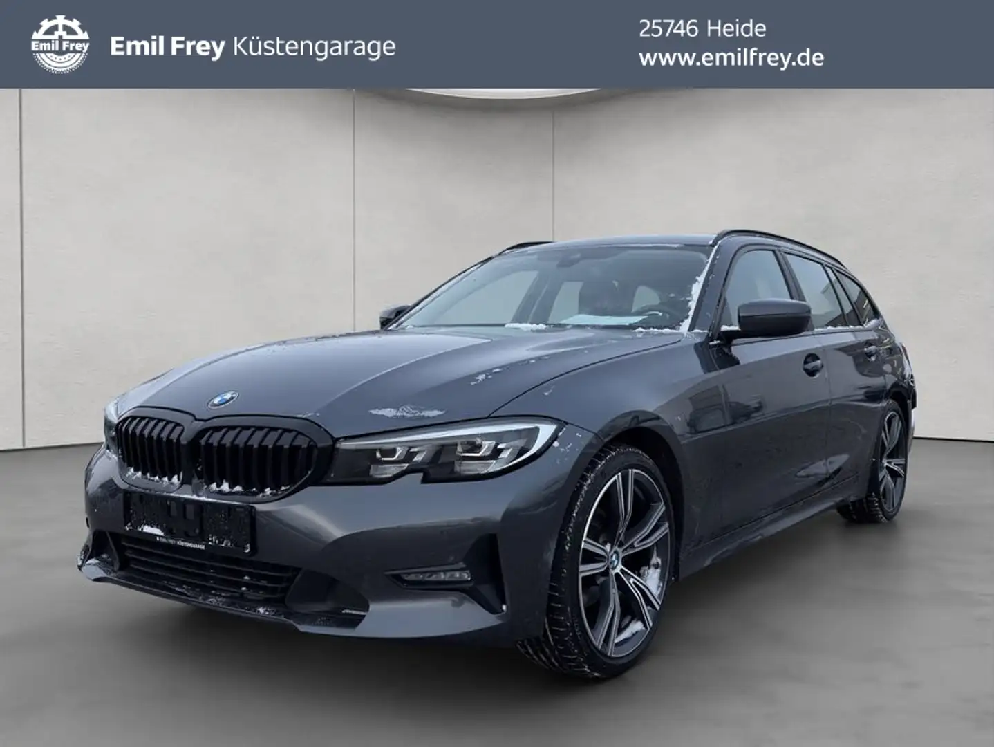 BMW 318 i Touring Aut. Advantage NAVI SHZ LED PDC TEMPO Grau - 1