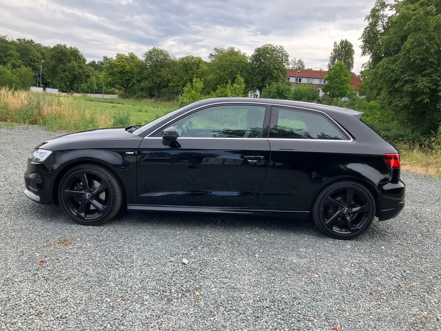 Audi A3 2.0 TFSI quattro S tronic sport Schwarz - 1
