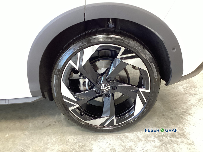 Volkswagen T-Roc R-Line 1.5 eTSI Keyless HUD Matrix 360° — photo 4