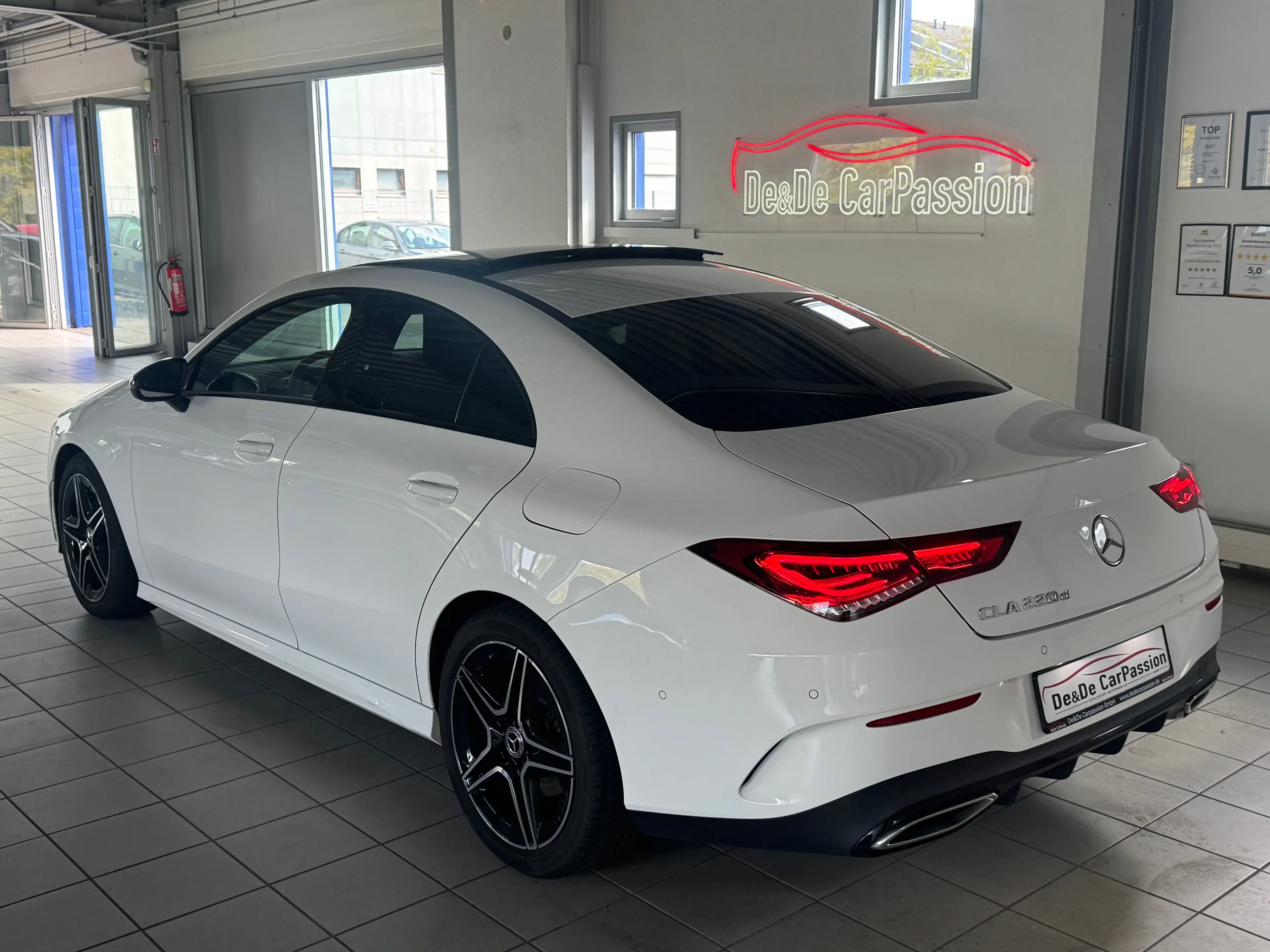 Mercedes-Benz CLA 220 CLA 220d AMG-Line*PANO+Multibeam+NightPak+U-Frei+1Hand — photo 10