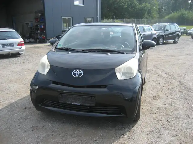 Toyota iQ