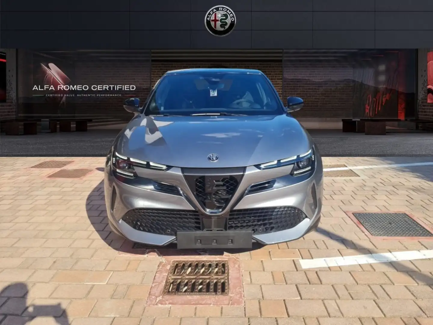 Alfa Romeo Junior ELETTRICA 156CV SPECIALE Gris - 2