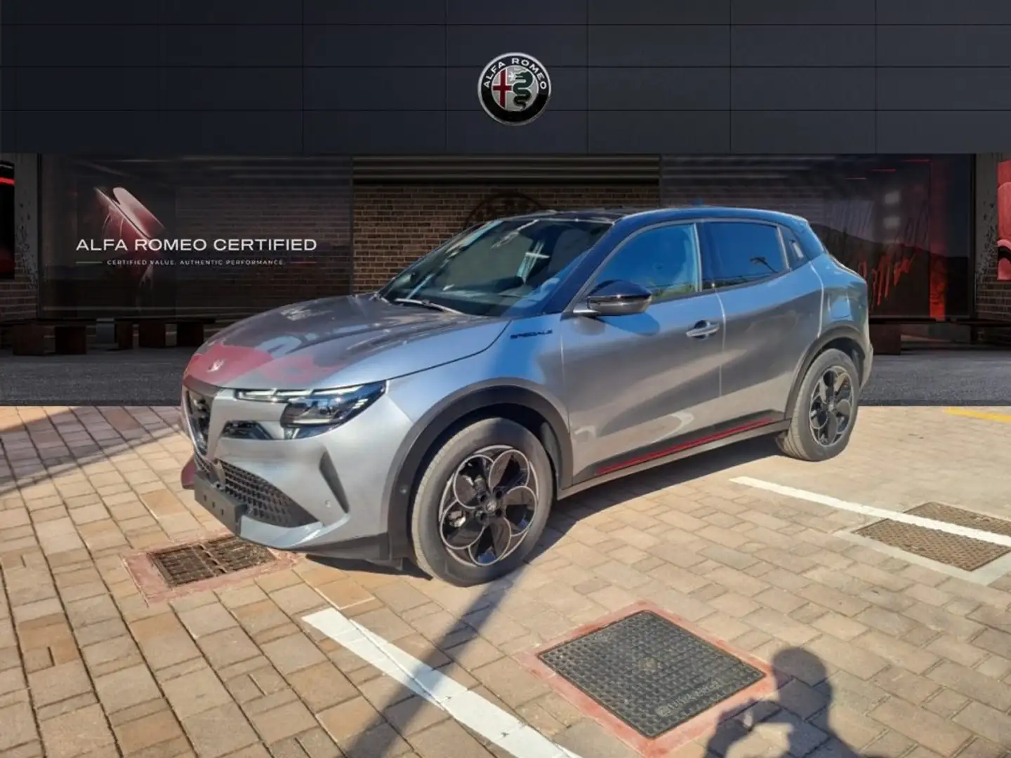 Alfa Romeo Junior ELETTRICA 156CV SPECIALE Gris - 1