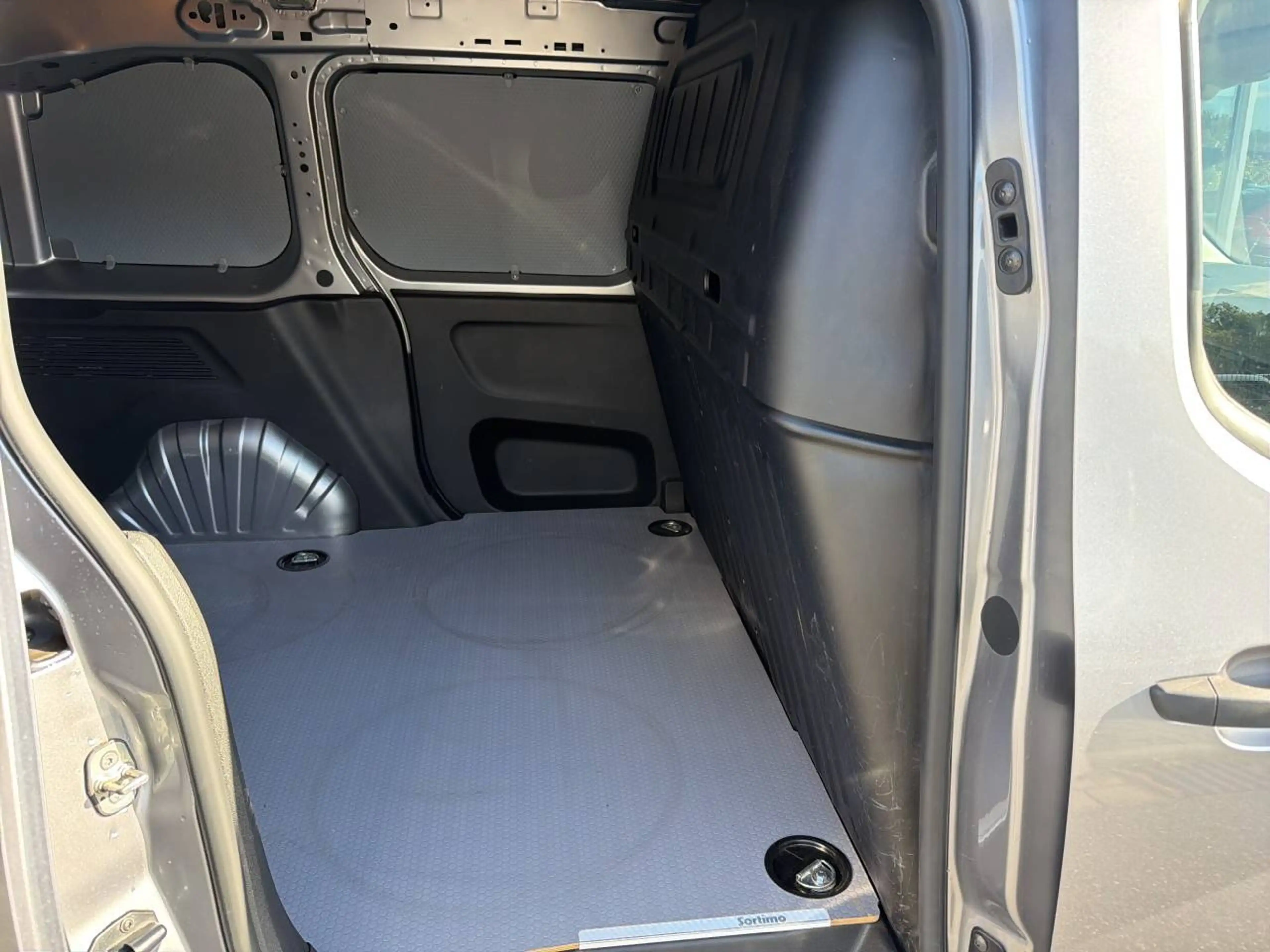 Opel Combo Edition Einparkhilfe — photo 10