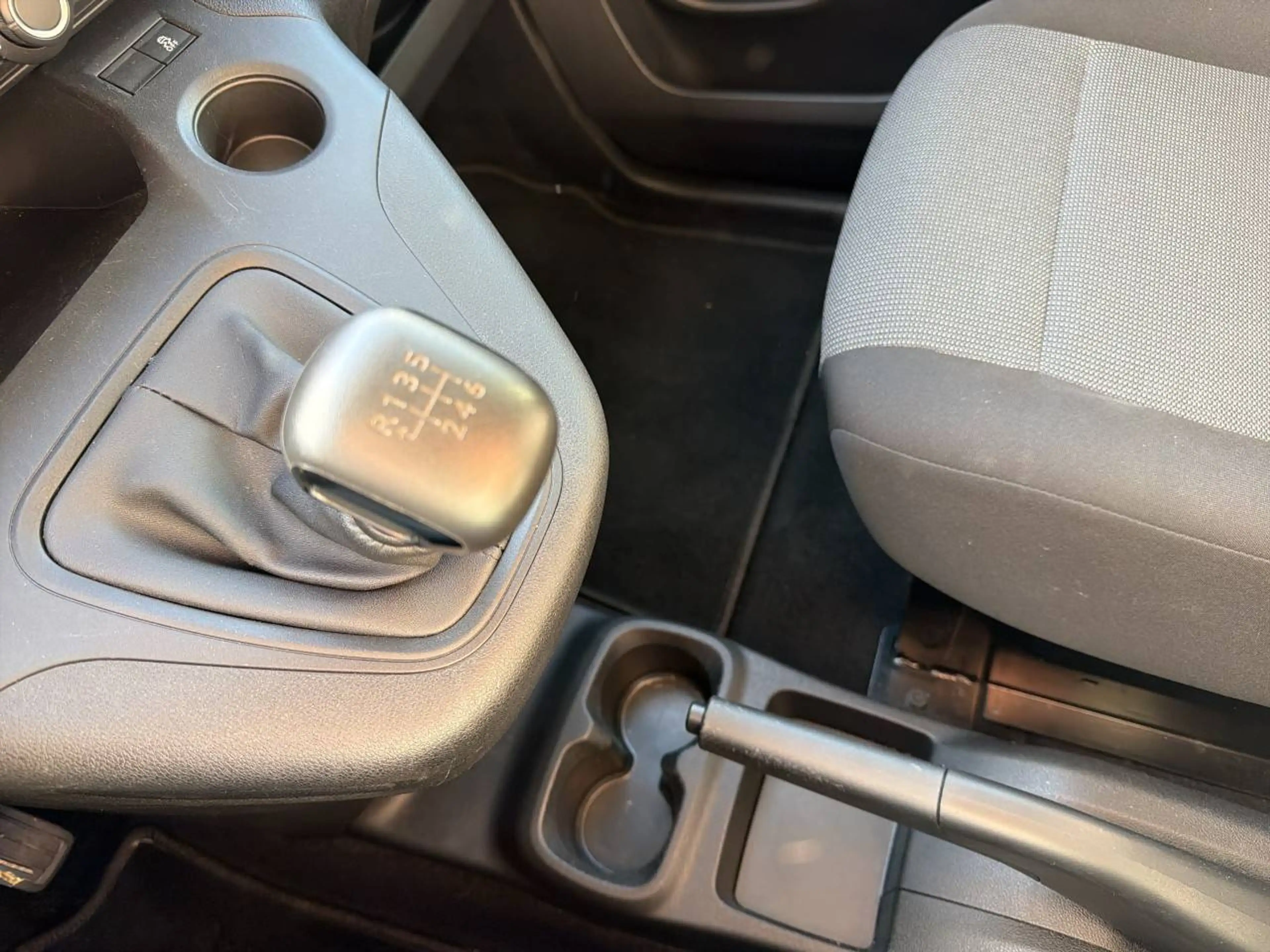 Opel Combo Edition Einparkhilfe — photo 12