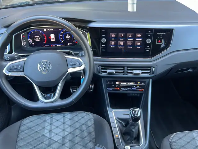 Volkswagen Taigo view 3