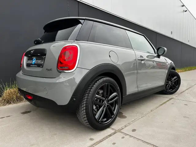 Mini Cooper Cooper view 3
