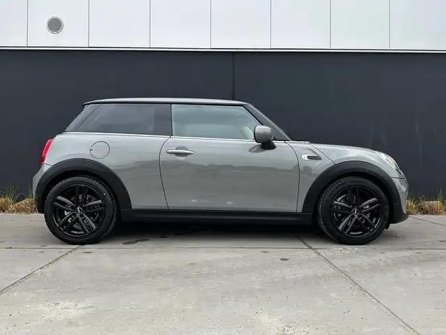Mini Cooper Cooper view 2