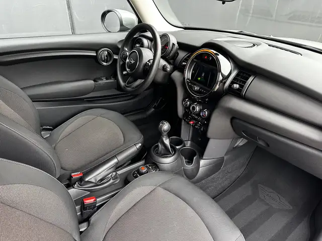 Mini Cooper Cooper view 11